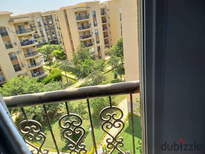 162-square-meter apartment for sale in Al Rehab, featuring an open view and located next to Avenue Mall.