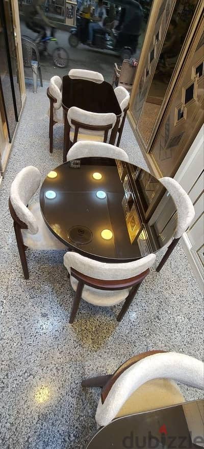 طقم سفره  4 كراسي وترابيزه  جاهز ع التحميل