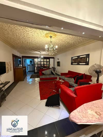 Furnished apartment for rent on Corniche Maadi next to Al-Shorouk Club, first row overlooking the Nile, close to the entrance of Maadi and all services, metro and transportation, prime location