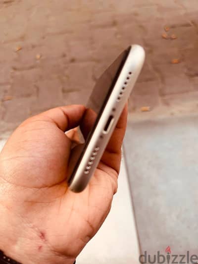 موبايل آيفون 11 \ iphone 11 – حالة ممتازة مع الكرتونة