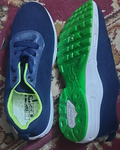 حذاء رياضى