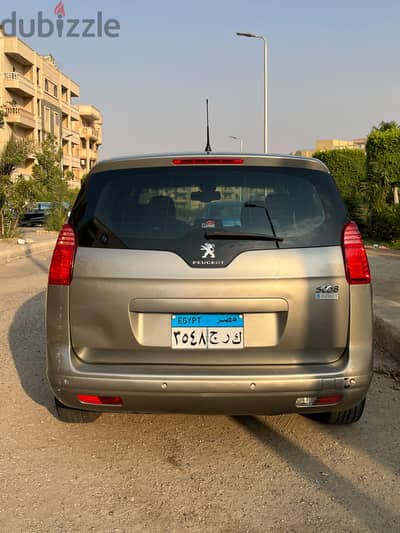بيجو 5008 2015