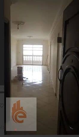 شقــة بـ كمبـوند محرم بـاشا 125 م