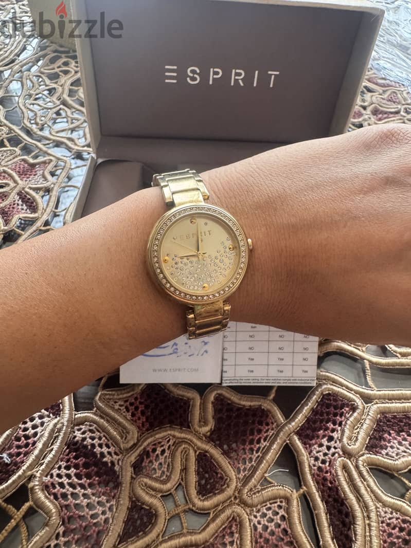 Female watch 1