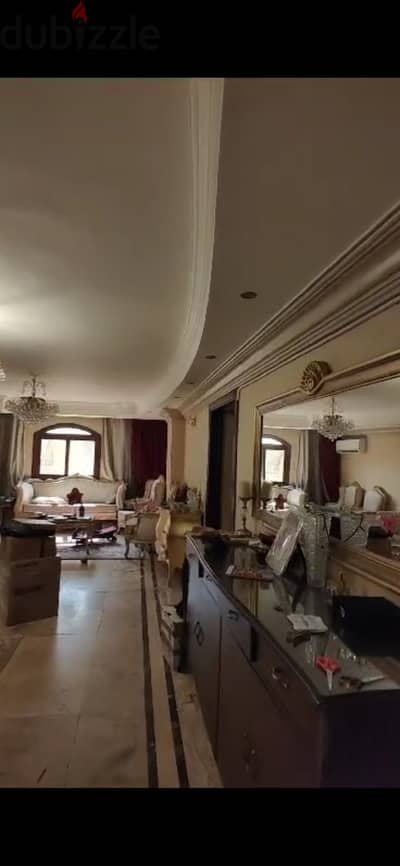 189 sqm Corner Apartment for Sale – Prime Location – Elevator – Direct