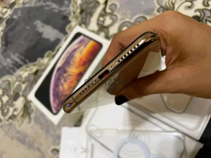 xs max 4