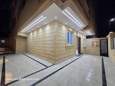 For sale in Zamalek, Hadiqat Al-Ahram area, a villa with four rooms, 250 meters, the best location in Hadiqat Al-Ahram