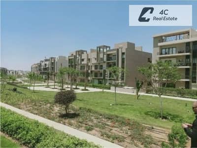 شقه ب لوكشن مميز للبيع في الفيفث اسكوير - متشطبه بالتكيفات -اقل من سعر الشركه - for sale in Fifth Square with prime location