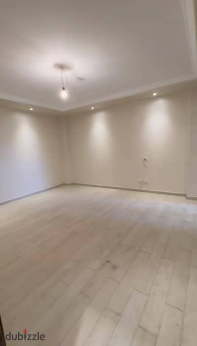 شقة للايجار سكني او اداري تشطيب حديث 150م
