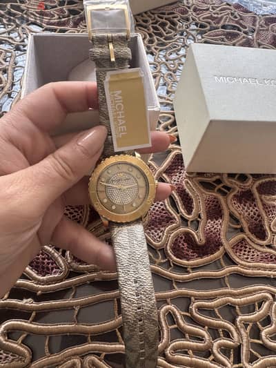 Female watch