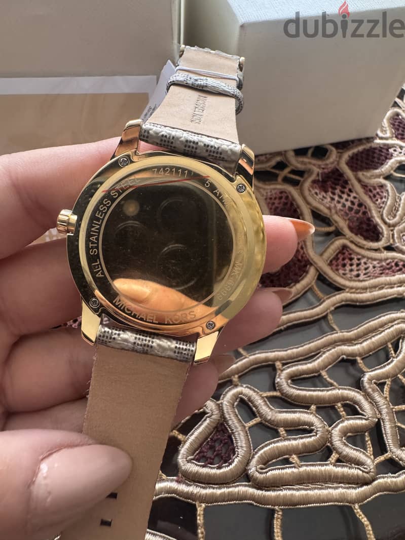 Female watch 3