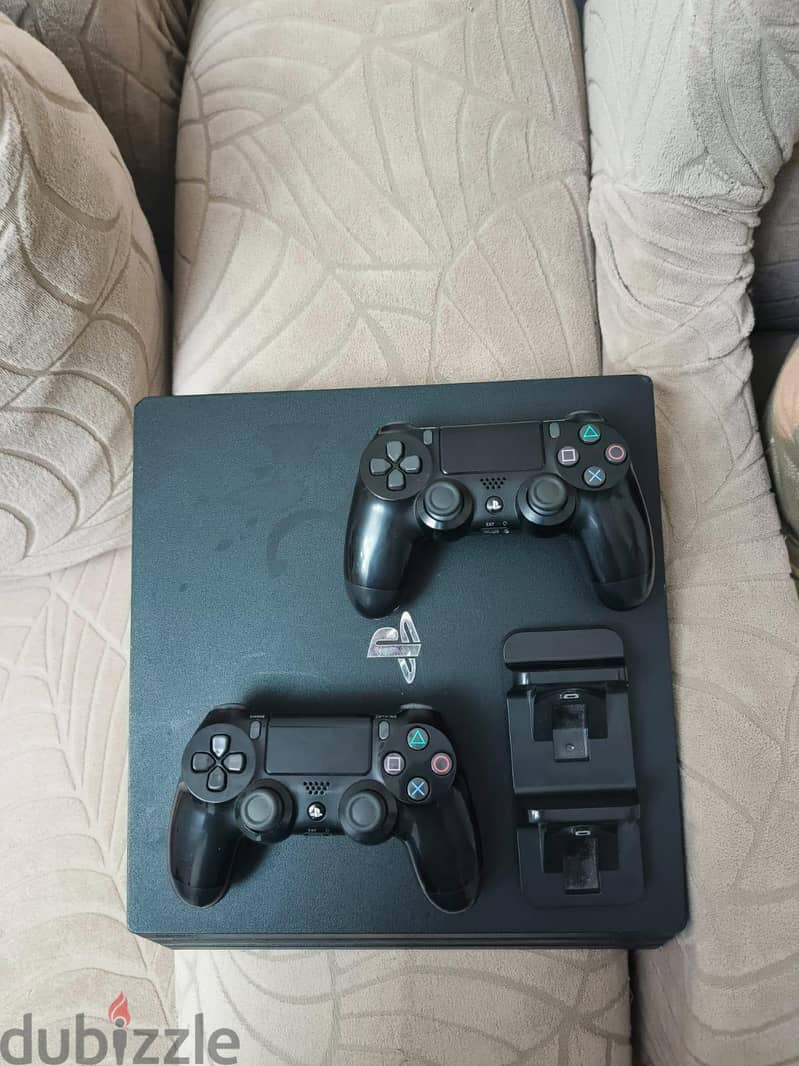 PS4 PRO 4