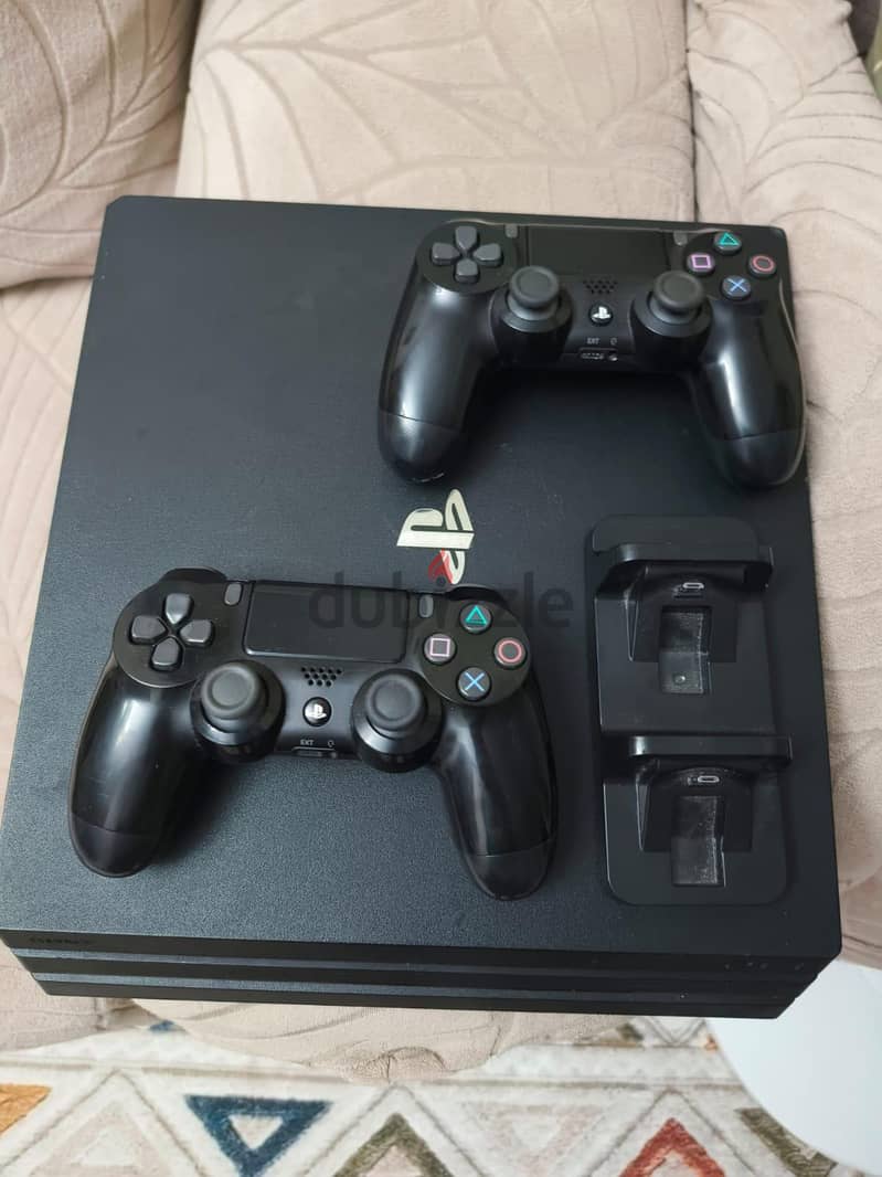PS4 PRO 9