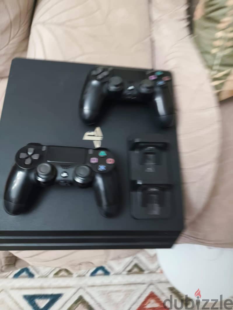 PS4 PRO 10