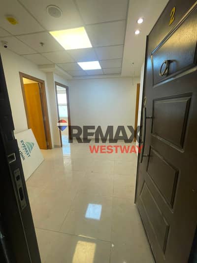 مكتب للايجار 3 غرف متشطب بالتكيفيات بقلب الشيخ زايد بسعر مميز   Office for rent, 3 furnished rooms with air conditioning in the heart of Sheikh Zayed