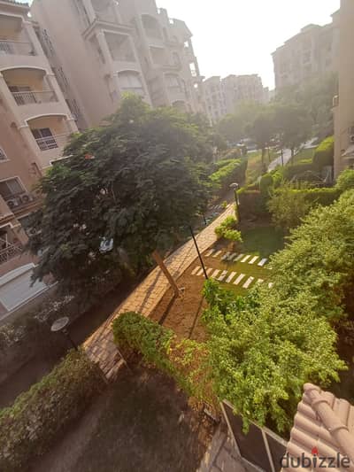 شقة للإيجار قانون 140م في B2 مدينتي | Narrow Garden View | خطوات من مجمع البنوك