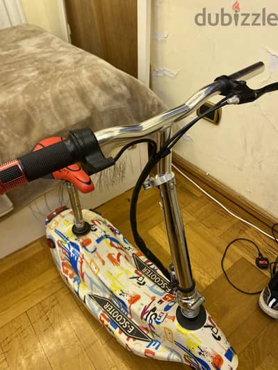 Electric e-scooter