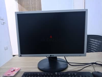 شاشه كمبيوتر 22 بوصه LG