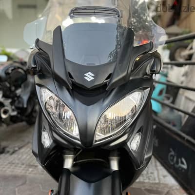 suzuki burgman 650cc  2019