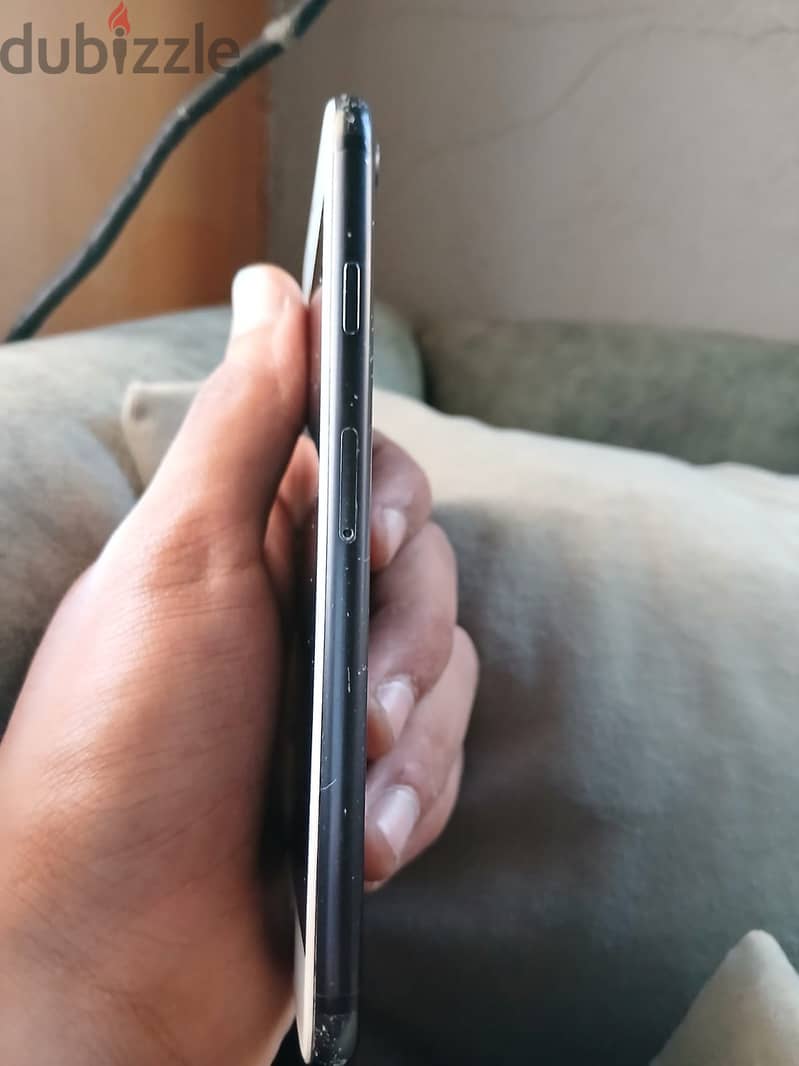 Apple - iPhone 7 4