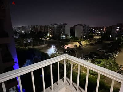 For sale in the Future Towers at a very attractive price with air conditioning in a prime location and at a bargain price