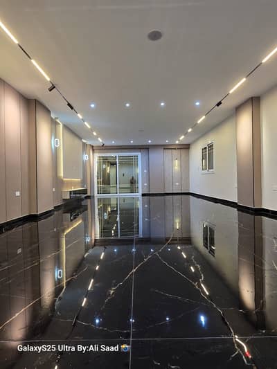 A very distinctive apartment in the best location in the area, steps away from the club, the mall, and all services, a very chic building without shops, super luxurious finishing