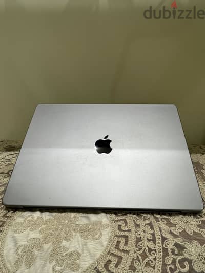 MacBook pro M2 pro 2023 16 inch