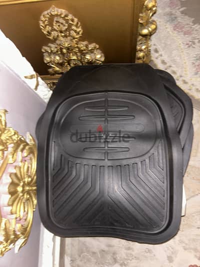 طقم دواسات ينفع لأي عربيه خامه نضيفه جدا