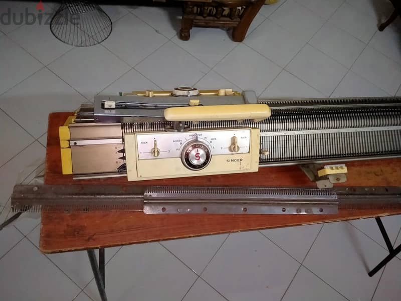 ماكينة تريكو مستعمله استعمال خفيف Singer 778 كاملة وشغالة بالإكسسوارات