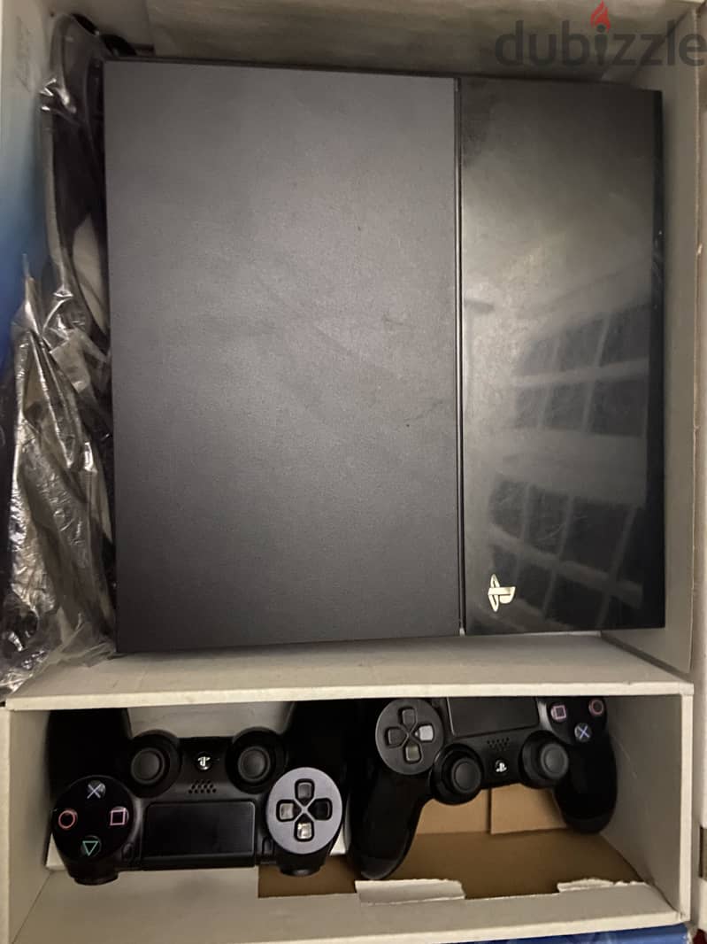PS4 FAT 500Gb 2 Controllers 3