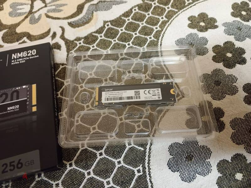 SSD 256GB NVMe Lexar 1