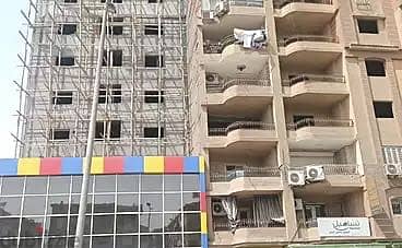 شقة ٣ غرف في فريال على شارع العدلي الرئيسي