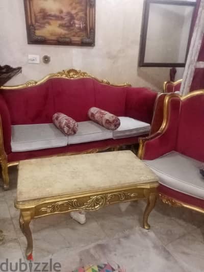 سالون بيتي في حاله الزيرو قماش قطيفه مفهوش خدش للبيع لي ظروف سافر