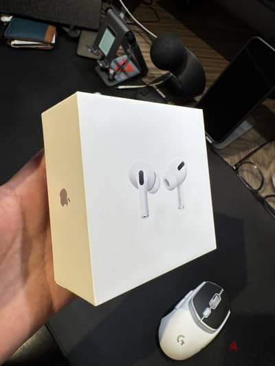 AirPods Pro أصلية الجيل الأول A2084 - بالعلبة والكفر - ايربودز برو