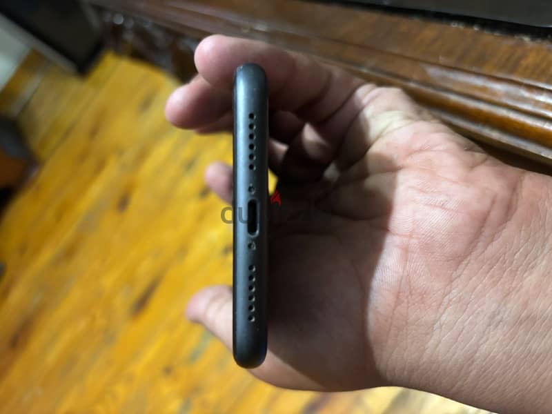 Apple - iPhone 11 6