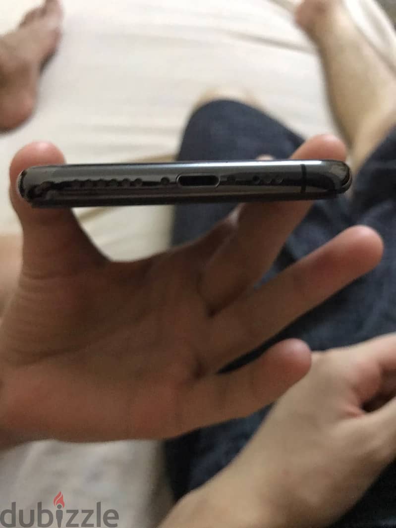 Apple - iPhone XS 4