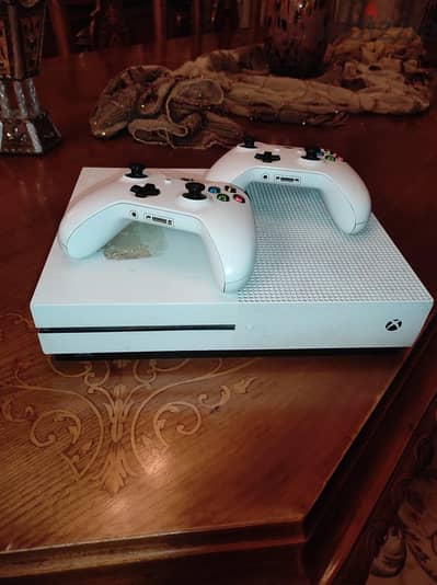اكس بوكس وان اس محتاج ic صوره Xbox one s