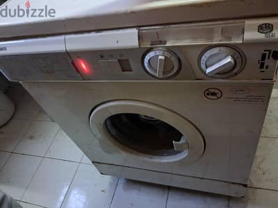مستعمللة تعمل بحالة مقبولة