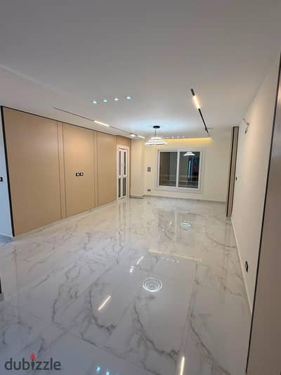 Apartment for sale 124 sqm ultra super lux finishes garden villa and street view very close to Food Court transport and services in the finest areas