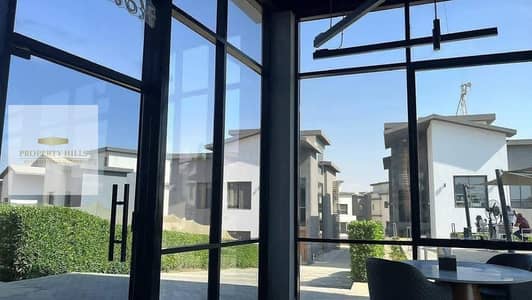 Villa ready to move with open view in front of El Rehab on Suez road