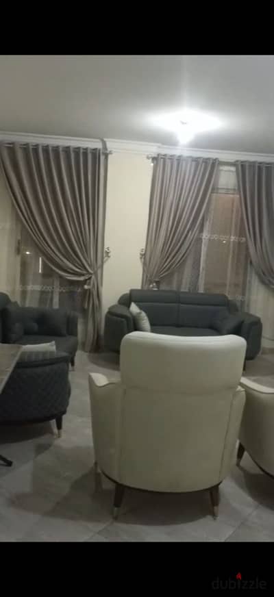 شقه مفروشه للايجار ثلاث غرف سوبر لوكس فبها تكيف مطلوب 15000