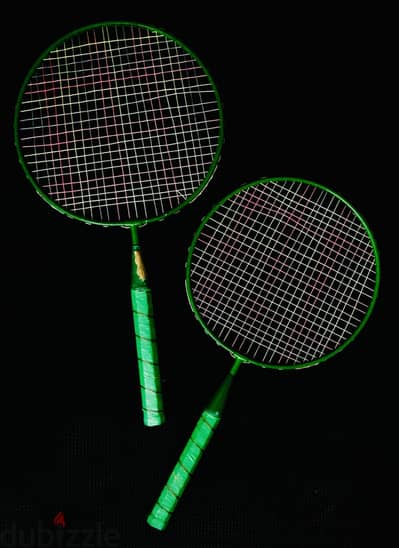 2 Badminton rackets عدد ٢ مضرب مستعملين بحالة كويسة