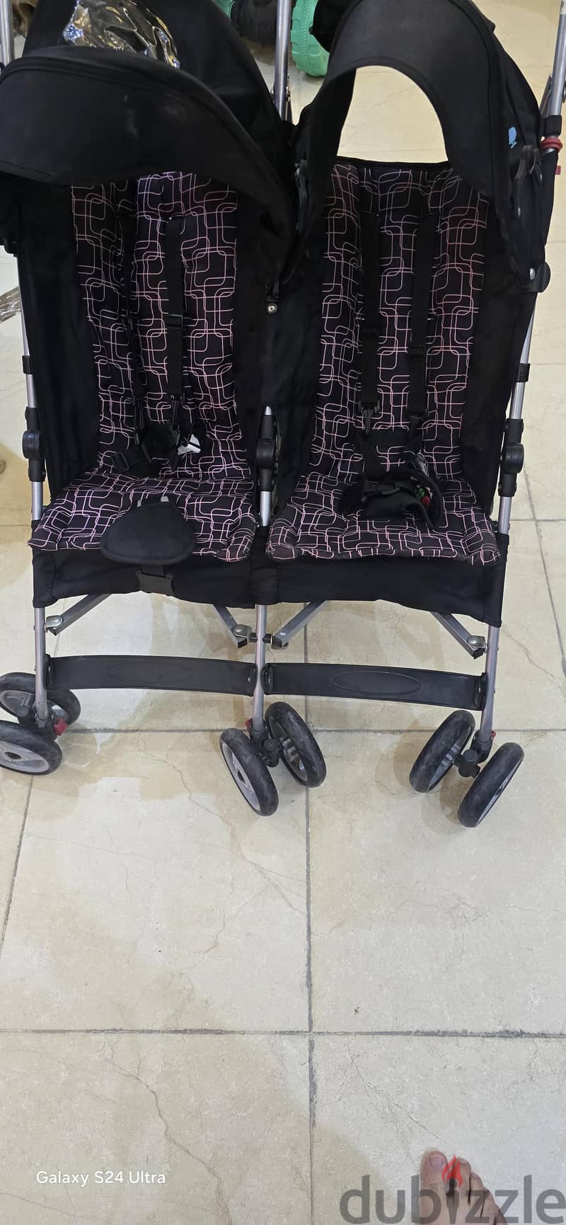Twins stroller 1