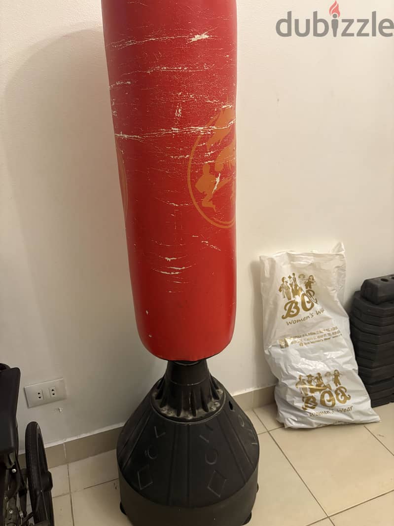 Reebok(freestanding punching bag) 1