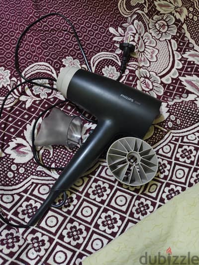 استشوار فيليبس ٢١٠٠ وات تربو جديد