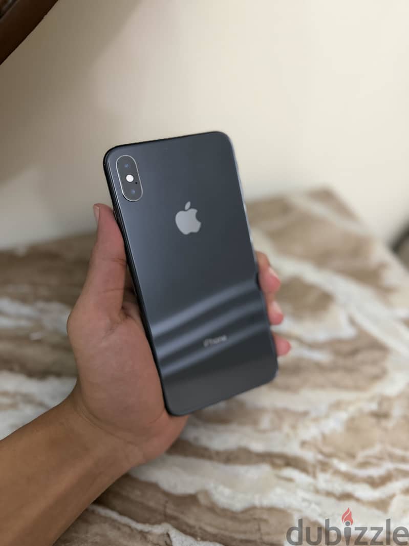 Apple - iPhone XS Max 4
