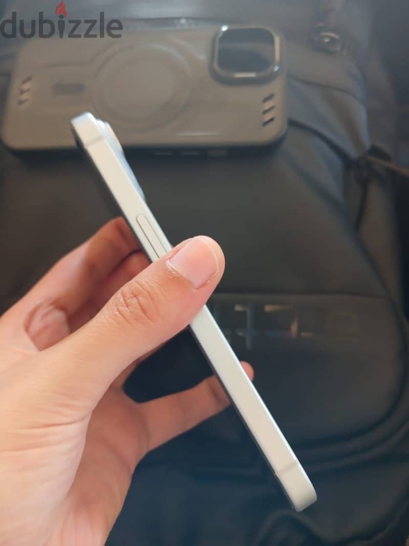 Apple - iPhone 15 4