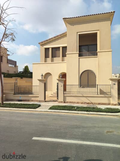 فيلا 4 غرف نوم متشطبة بلمطبخ والتكييفات للبيع في أب تاون كايرو إعمار Uptown Cairo Emaar