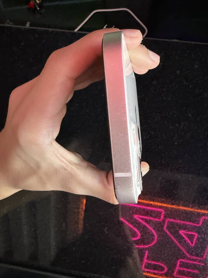 Apple - iPhone 13 5