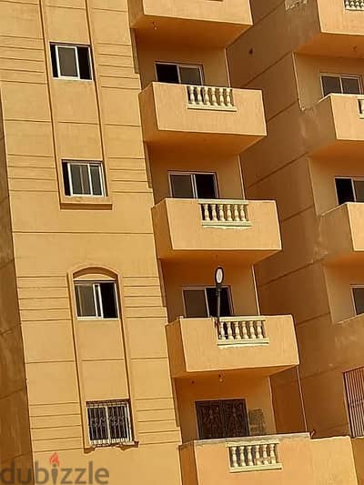 شقة فى كمباوند جرين فيو العاشر من رمضان